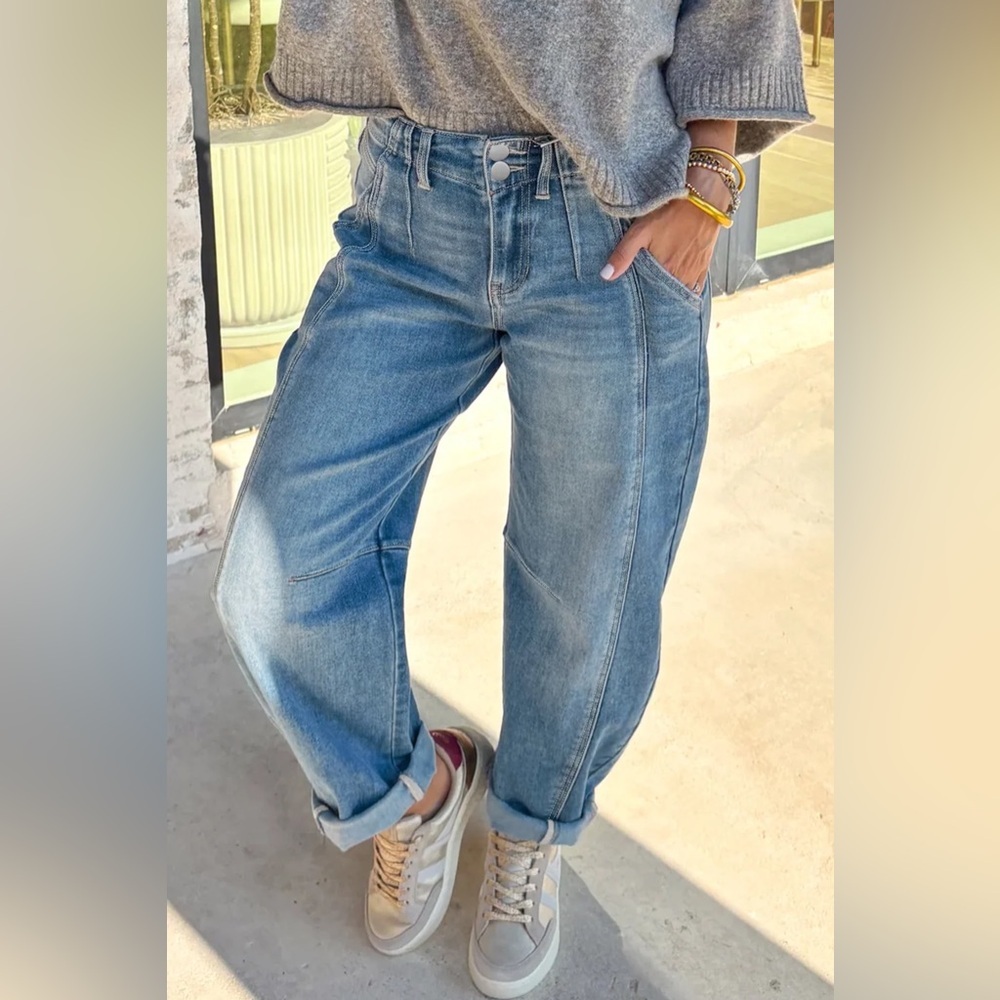 Stylish Blue Boyfriend Jeans for Women - Picture 5 of 10